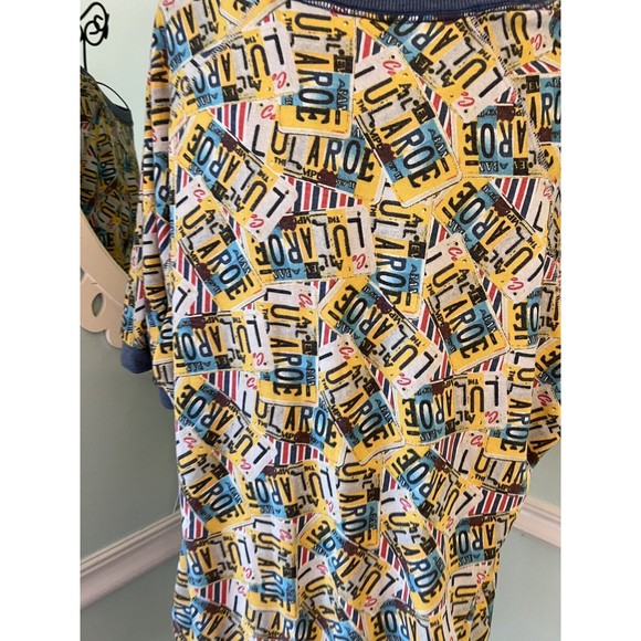 Lularoe Jane Short Sleeve Sweatshirt, License Plates Logo, Large NWT - Picture 3 of 6
